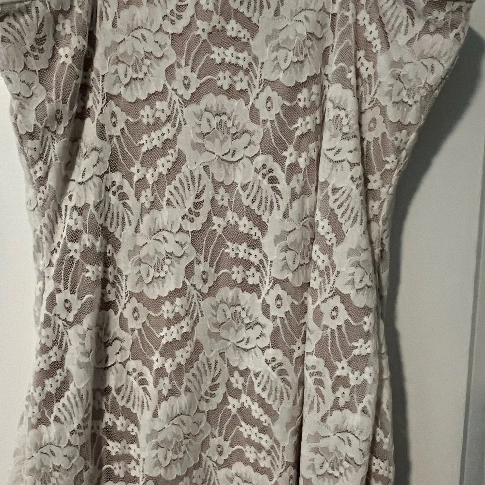 Express Best Loved Lace Tank Ivory Medium